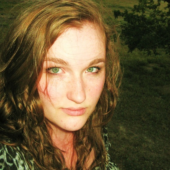 Meet your Posher, Melissa - Picture 1 of 1